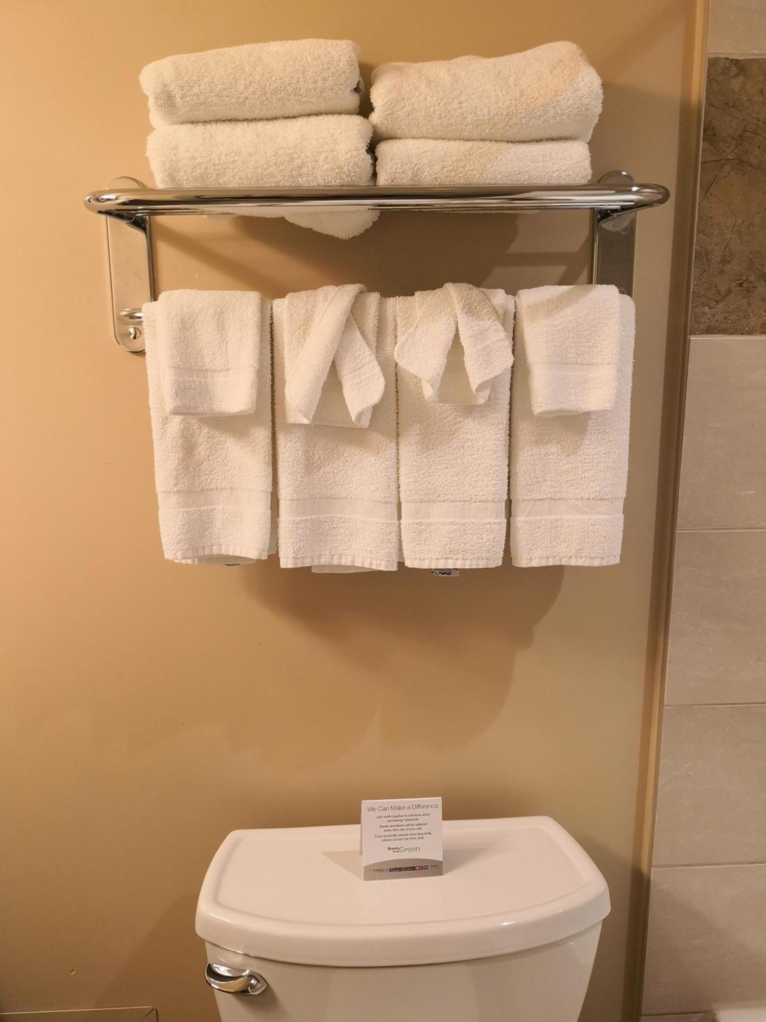 Quality Inn & Suites Hawkesbury Eksteriør bilde